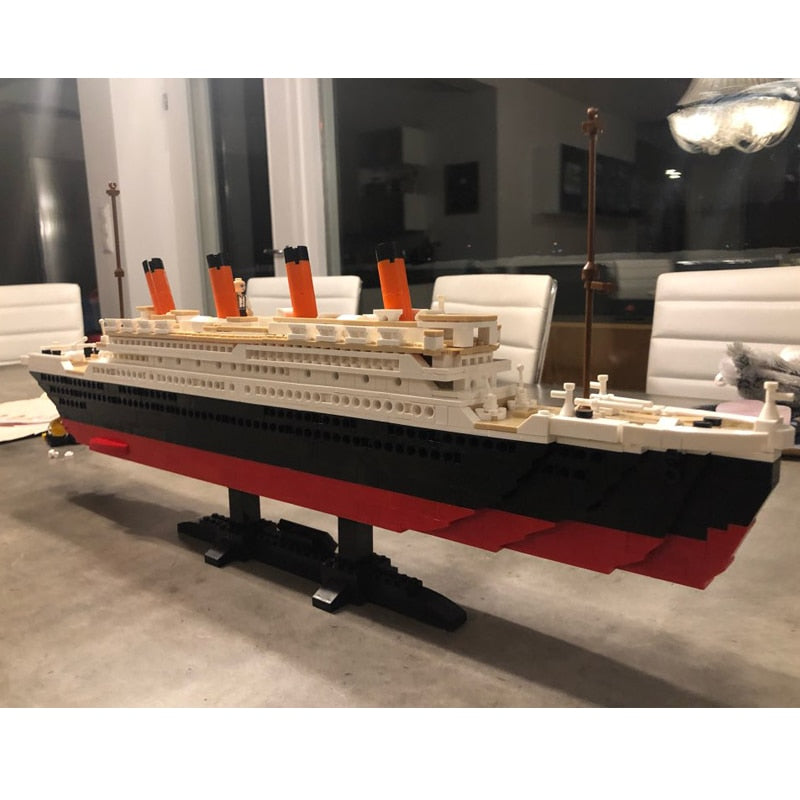 Titanic Ship Model Building Kits In 3D Blocks Educational Toys For Children